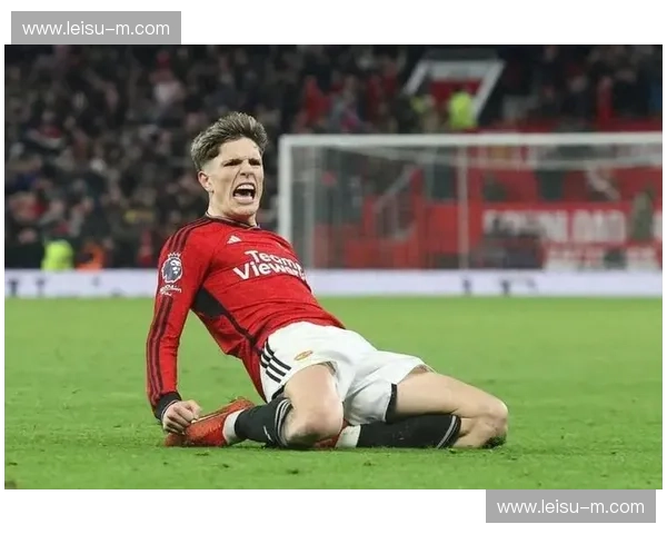 加纳乔持续成长 其在曼联边路的突破成进攻利器 加纳乔持续成长 其在曼联边路的突破成进攻利器